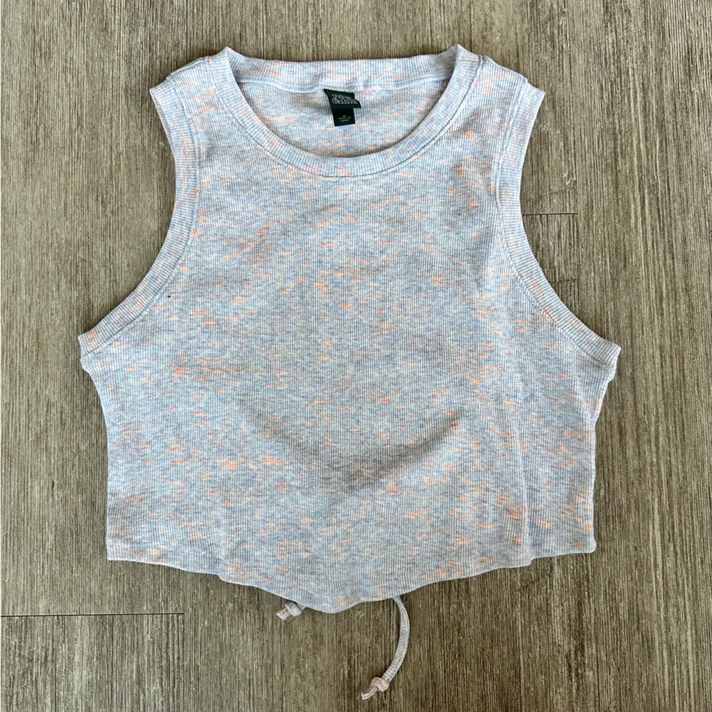 Women’s cropped tank with open back
